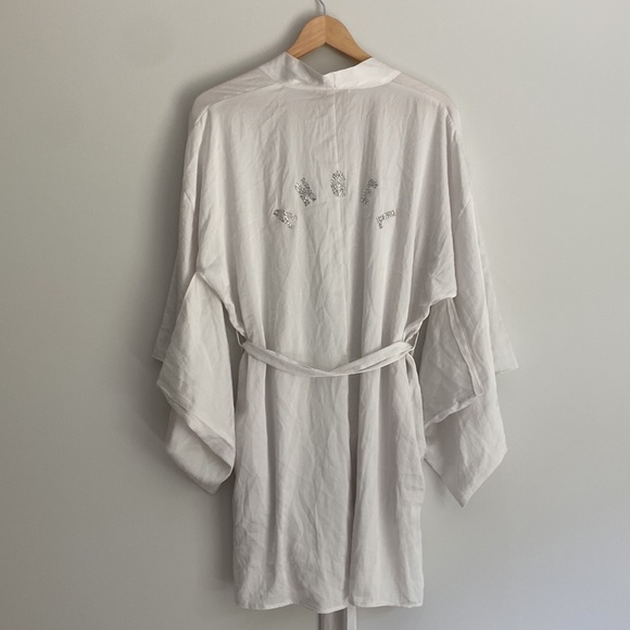 RARE VICTORIAS SECRET ANGEL RHINESTONE ROBE! - Picture 6 of 7